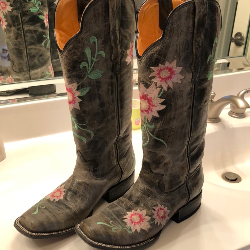 Grey leather cowboy tall boots 7b